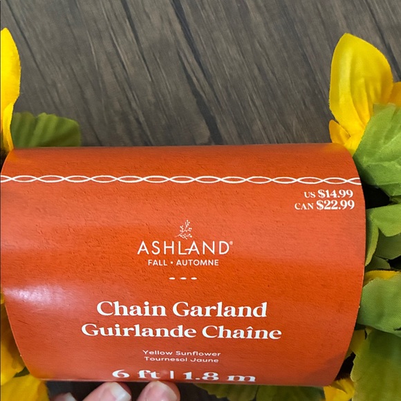 Yellow Sunflower Garland - Picture 5 of 7